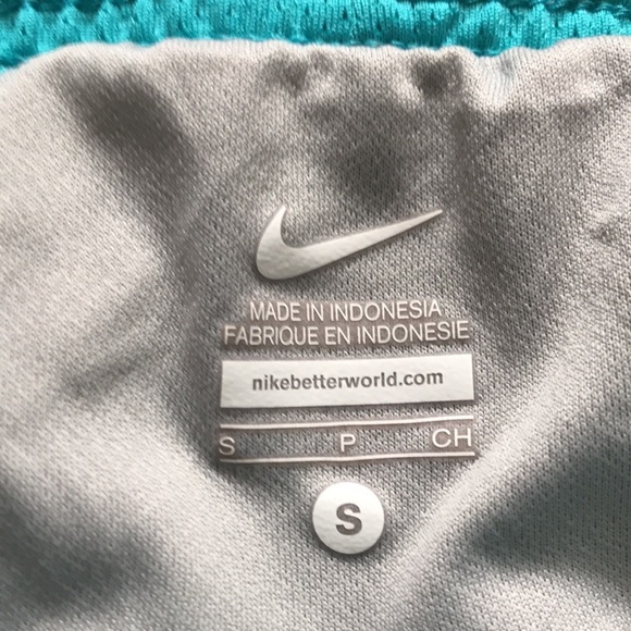 Nike athletic shorts  Small - Picture 2 of 4